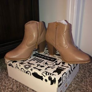 NWT: Tan Bamboo Booties 6.5